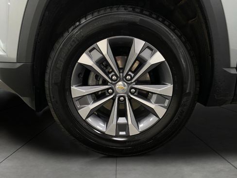Used 2025 Chevrolet Equinox LT AWD/4WD image 12