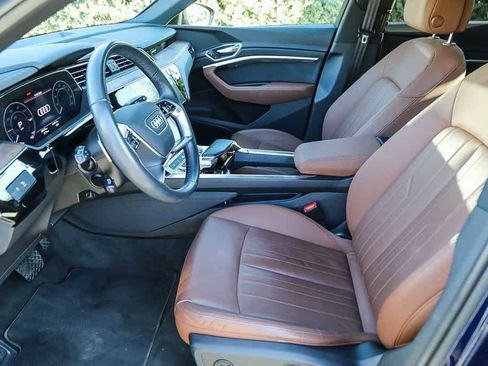 Used 2022 Audi e-tron Premium w/ Convenience Plus Package image 16