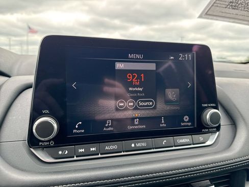 Used 2024 Nissan Rogue SV FWD image 14