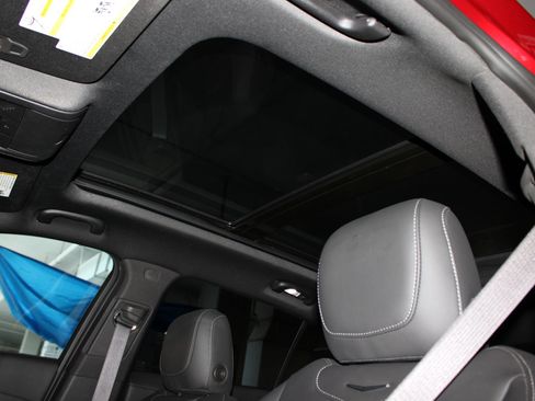 Used 2024 Cadillac XT4 Premium Luxury FWD image 27