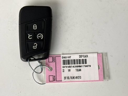 Used 2022 Volkswagen Tiguan SEL R-Line image 21