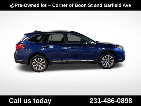 Used 2017 Subaru Outback 3.6R Touring AWD/4WD image 6
