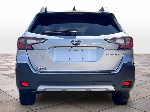 Used 2025 Subaru Outback Limited AWD/4WD image 4