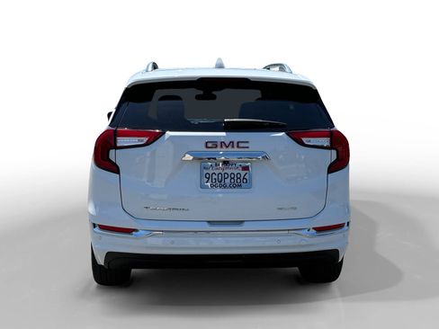 Used 2022 GMC Terrain Denali w/ LPO, 'HIT The Road' Package AWD/4WD image 4