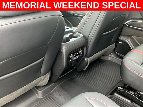 Used 2024 Chevrolet Traverse RS AWD/4WD image 12