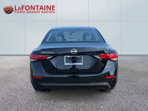 Used 2025 Nissan Sentra S image 6
