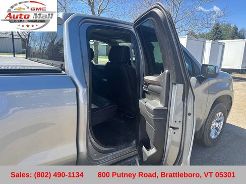 Used 2023 Chevrolet Silverado 1500 LT w/ Z71 Off-Road Package AWD/4WD image 17