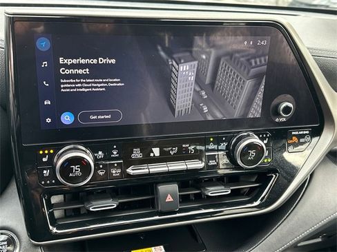 Used 2023 Toyota Highlander Limited image 32