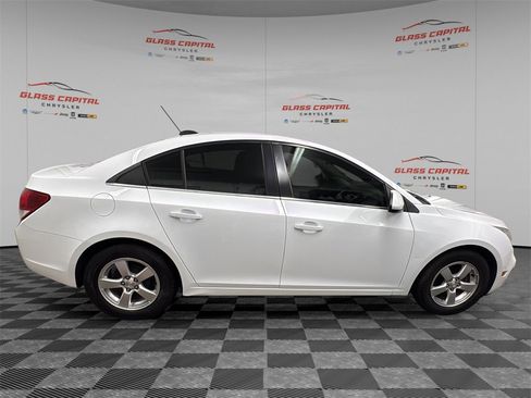 Used 2016 Chevrolet Cruze LT w/ Technology Package image 8