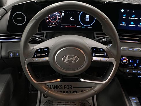 Certified 2025 Hyundai Elantra SEL FWD image 14
