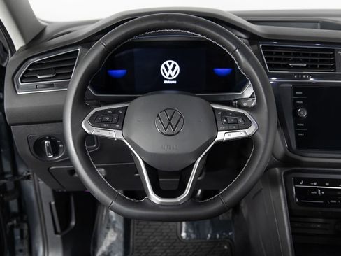 Used 2022 Volkswagen Tiguan SE AWD/4WD image 30