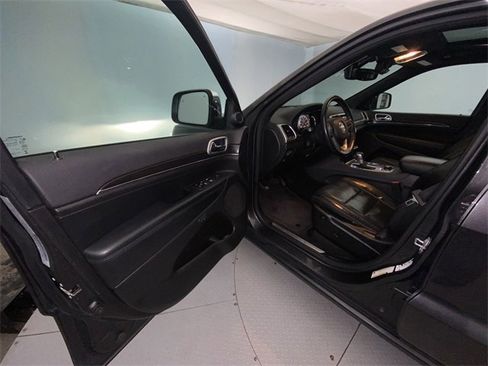 Used 2018 Jeep Grand Cherokee Limited w/ Luxury Group II image 11