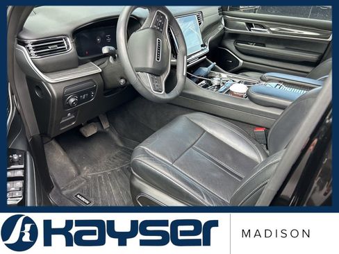 Used 2022 Jeep Wagoneer Series II image 2