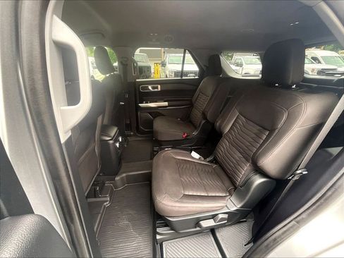 Used 2021 Ford Explorer XLT AWD/4WD image 21