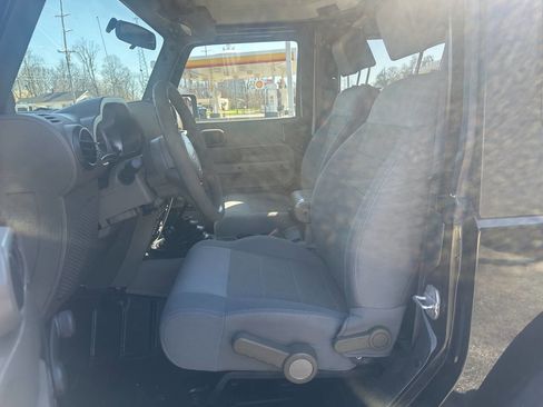Used 2010 Jeep Wrangler Sport image 8