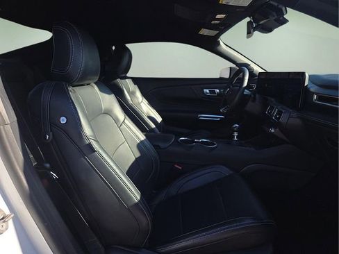Used 2025 Ford Mustang GT Premium image 12