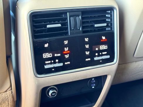 Used 2021 Porsche Cayenne S image 26