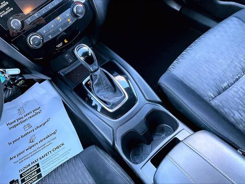 Used 2017 Nissan Rogue S image 14