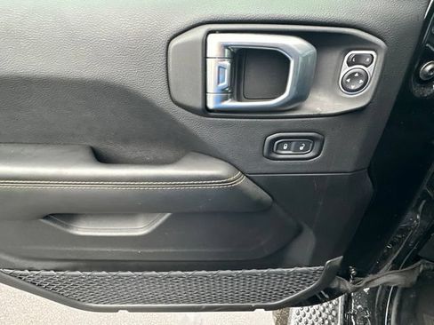 Used 2026 Jeep Wrangler Unlimited Sahara AWD/4WD image 21