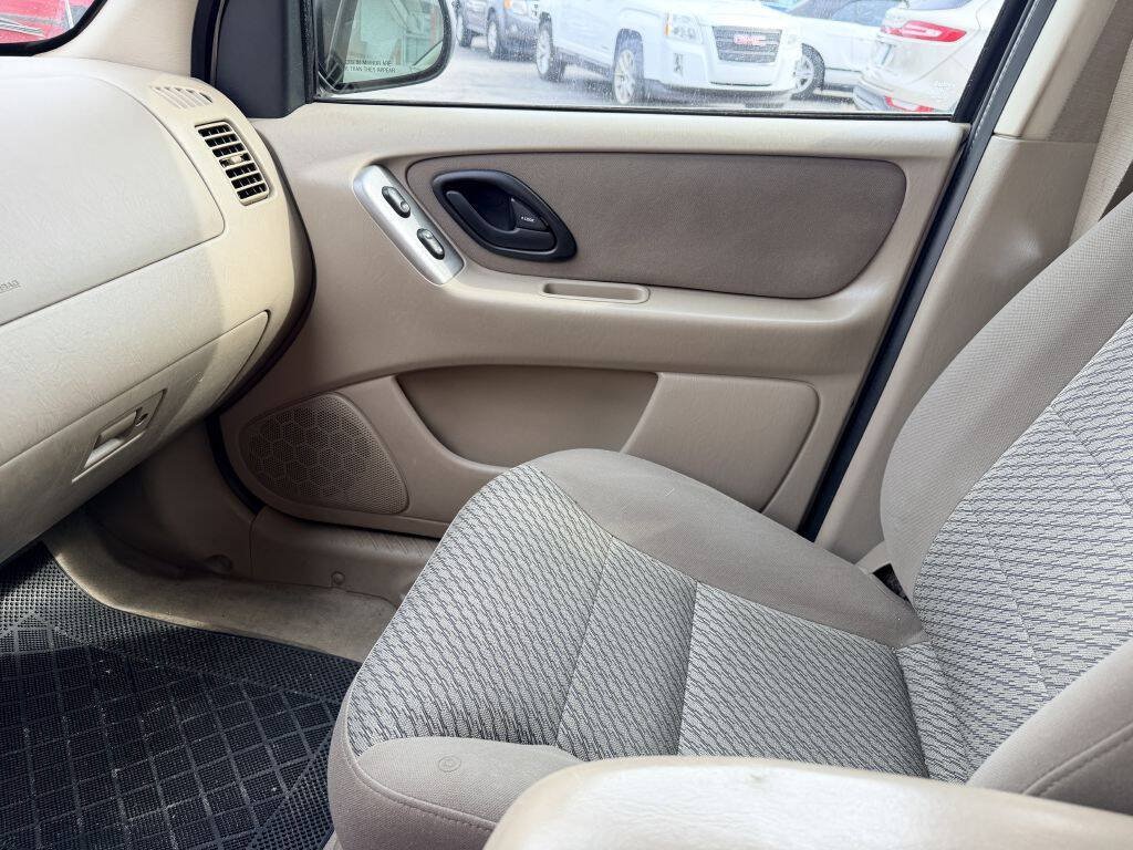 Used 2003 Ford Escape XLT AWD/4WD image 12