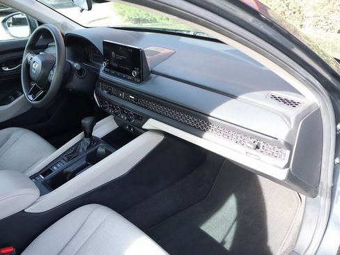 Used 2024 Honda Accord EX image 38