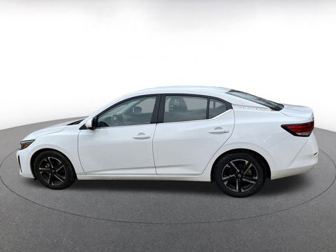 Used 2025 Nissan Sentra SV image 9