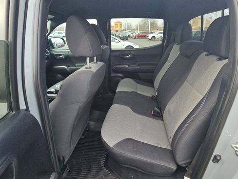 Used 2020 Toyota Tacoma TRD Sport image 27