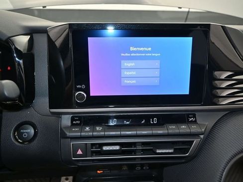 Used 2025 Toyota Camry SE image 8