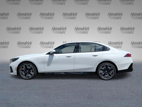 Certified 2026 BMW 550e xDrive w/ Executive Package AWD/4WD image 10