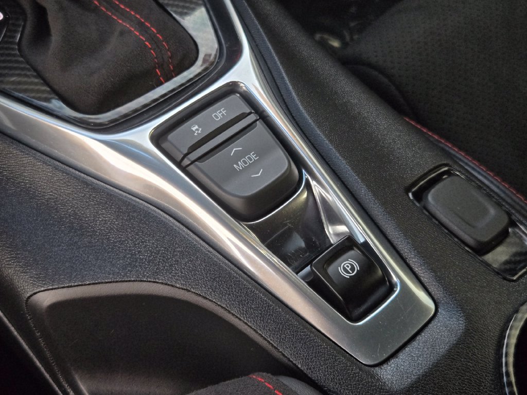 Used 2019 Chevrolet Camaro ZL1 RWD image 23