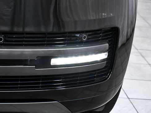 Used 2025 Land Rover Range Rover Long Wheelbase SE AWD/4WD image 88
