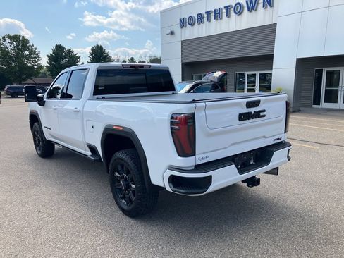 Used 2024 GMC Sierra 3500 AT4 w/ AT4 Premium Plus Package AWD/4WD image 9