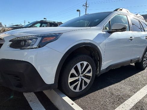 Used 2022 Subaru Outback Premium AWD/4WD image 4