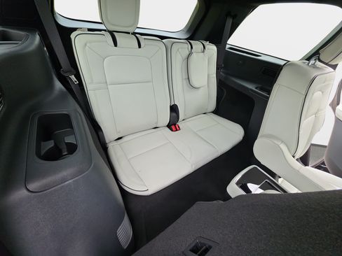 Used 2026 Lincoln Aviator Black Label w/ Jet Appearance Package AWD/4WD image 12