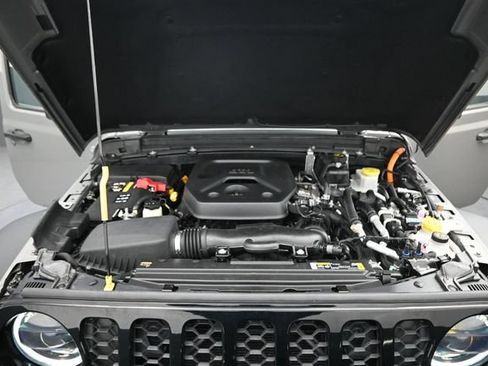 Used 2023 Jeep Wrangler Unlimited w/ Sun & Screen Package AWD/4WD image 20