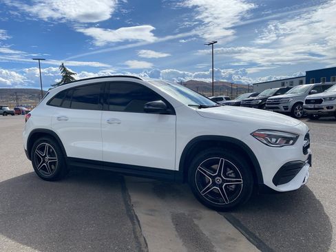 Used 2022 Mercedes-Benz GLA 250 4MATIC image 20