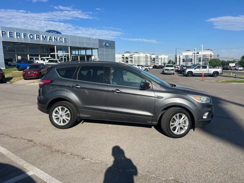 Used 2018 Ford Escape SEL FWD image 4