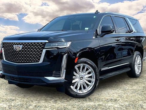 Used 2023 Cadillac Escalade Premium Luxury RWD image 3