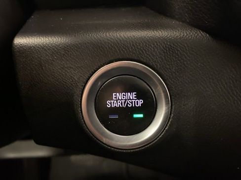 Used 2022 GMC Terrain SLT w/ Infotainment Package II image 18