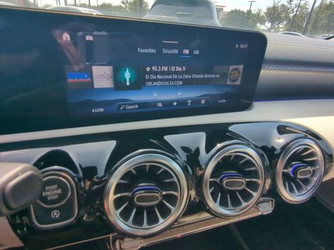 Used 2025 Mercedes-Benz CLA 250 image 6