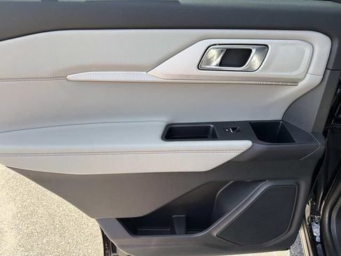 New 2026 Ford Explorer Active w/ Active Comfort Package RWD image 22