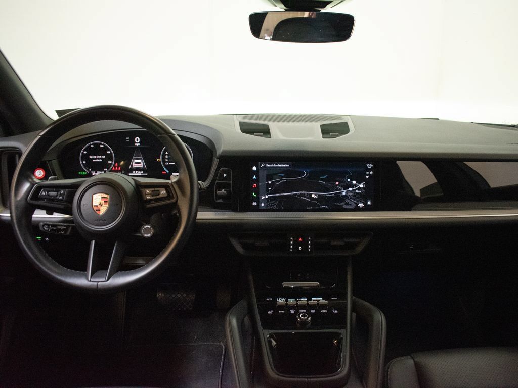 Certified 2024 Porsche Cayenne AWD/4WD image 23