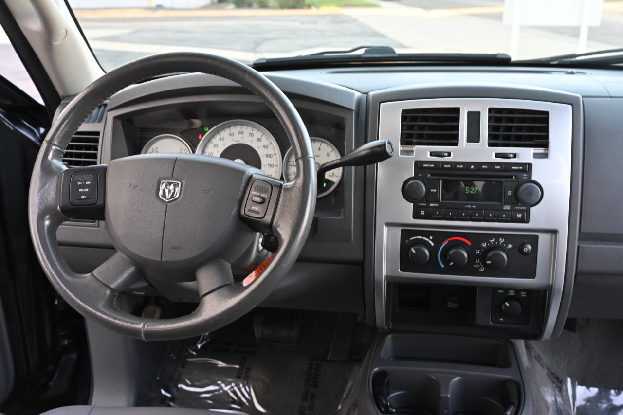 Used 2007 Dodge Dakota Laramie w/ Sun & Wheel Value Group AWD/4WD image 19
