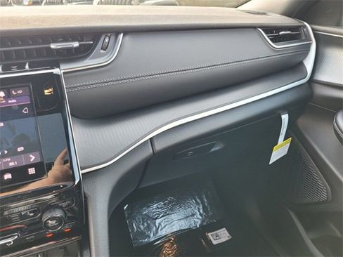 New 2025 Jeep Grand Cherokee L Altitude image 29