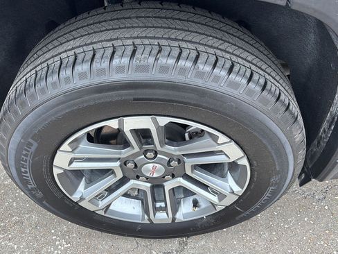 Used 2025 GMC Terrain Elevation AWD/4WD image 10