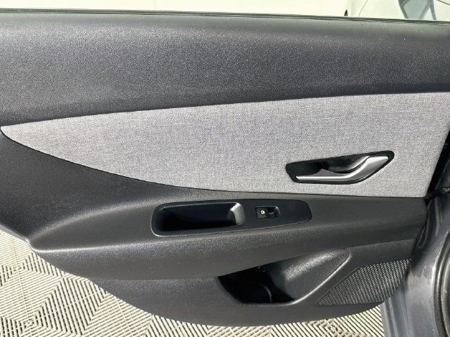 Used 2023 Hyundai Elantra Limited FWD image 23