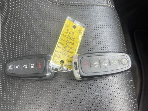 Used 2015 Ford Taurus Limited w/ Equipment Group 301A AWD/4WD image 26