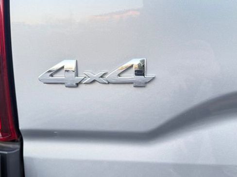 Used 2018 Toyota Tacoma SR5 image 7