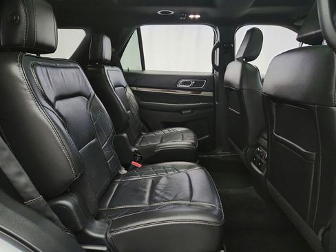 Used 2018 Ford Explorer Platinum AWD/4WD image 32