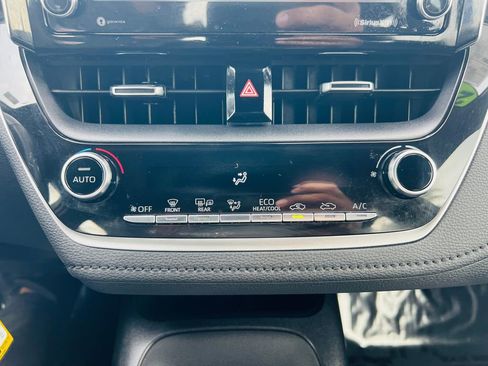 Used 2021 Toyota Corolla SE w/ Carpet Mat Package (TMS) image 26